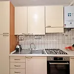 230 - Al Piano Terra A Con Giardino E Aria Condizionata Appartamento *